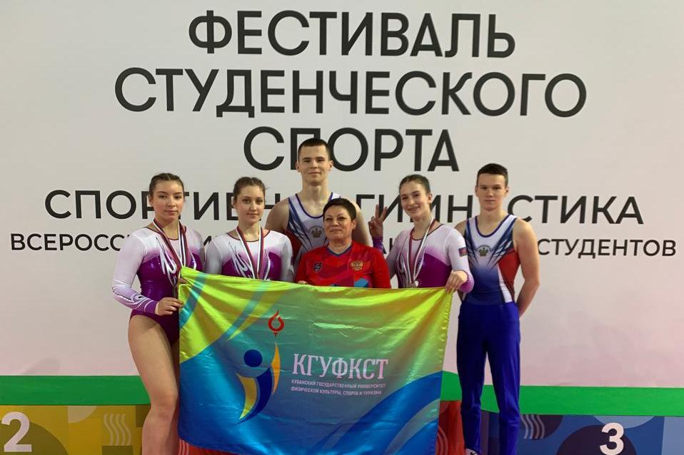 ПОЗДРАВЛЯЕМ! Студенты КГУФКСТ успешно выступили на Всероссийских соревнованиях среди студентов по спортивной гимнастике.