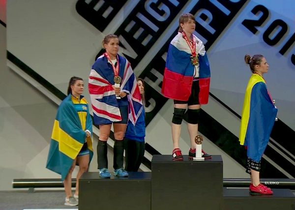 ПОЗДРАВЛЯЕМ! Студентка КГУФКСТ Анастасия Романова одержала победу на чемпионате Европы по тяжелой атлетике. 
