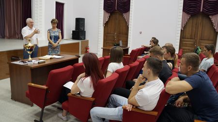 Ректор Кубанского государственного университета физической культуры, спорта и туризма профессор Султан Меджидович Ахметов встретился со студентами – участниками XXII Всероссийского Фестиваля студентов вузов физической культуры.