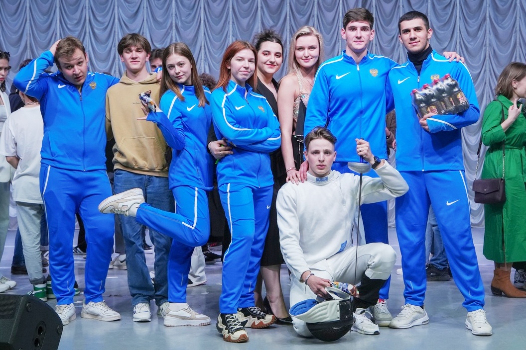 ПОЗДРАВЛЯЕМ! Команда «Неспортсмены» стала чемпионом Открытой лиги КВН КубГТУ.