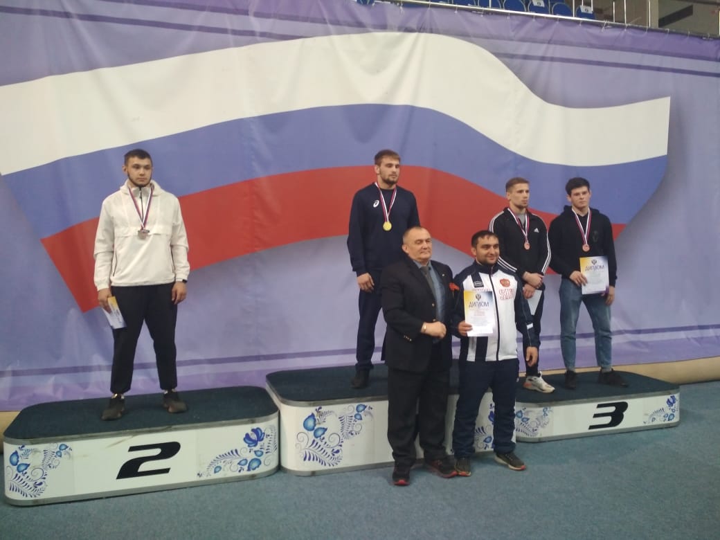 ПОЗДРАВЛЯЕМ! Команда вуза одержала победу на Всероссийских соревнованиях по спортивной борьбе среди студентов в дисциплине греко-римская борьба.