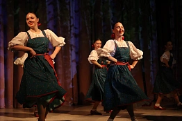 В университете прошел праздничный концерт, посвященный Международному женскому дню.