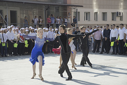 Торжественная линейка, посвящённая началу учебного года (02.09.2019)
