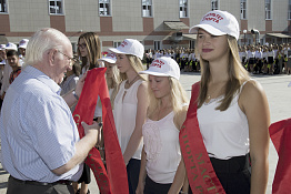 Торжественная линейка, посвящённая началу учебного года (02.09.2019)