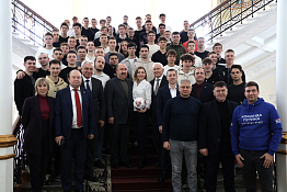 В КГУФКСТ прошла встреча с заслуженным тренером России Валерием Георгиевичем Газзаевым.
