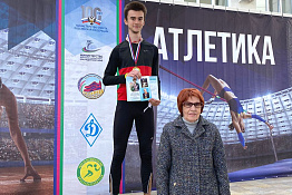 ПОЗДРАВЛЯЕМ! Студенты КГУФКСТ завоевали золото и бронзу межрегиональных соревнований по бегу.