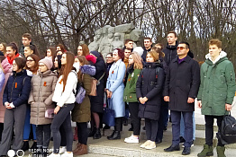 27 января обучающиеся Гуманитарного колледжа приняли участие в митинге, посвящённом 75-ой годовщине освобождения узников концентрационного лагеря Освенцим.