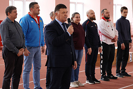 В университете прошли соревнования по перетягиванию каната, посвященные Году семьи.