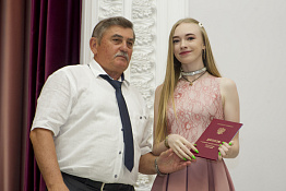 Вручение дипломов: Гуманитарный колледж (04.07.2019)