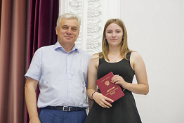 Вручение дипломов: Гуманитарный колледж (04.07.2019)
