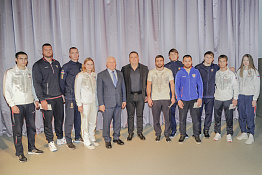 В Кубанском государственном университете физической культуры, спорта и туризма прошел праздничный новогодний концерт.