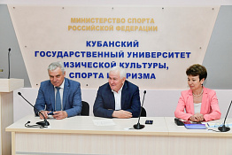 В университете прошла встреча студентов – участников Парада Победы 9 мая в Москве с руководством вуза.