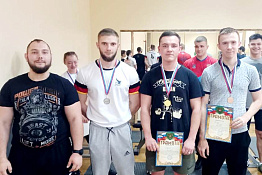 ПОЗДРАВЛЯЕМ! Успехи спортсменов на соревнованиях по пауэрлифтингу среди студентов и преподавателей университета памяти Соколова Л.Н.
