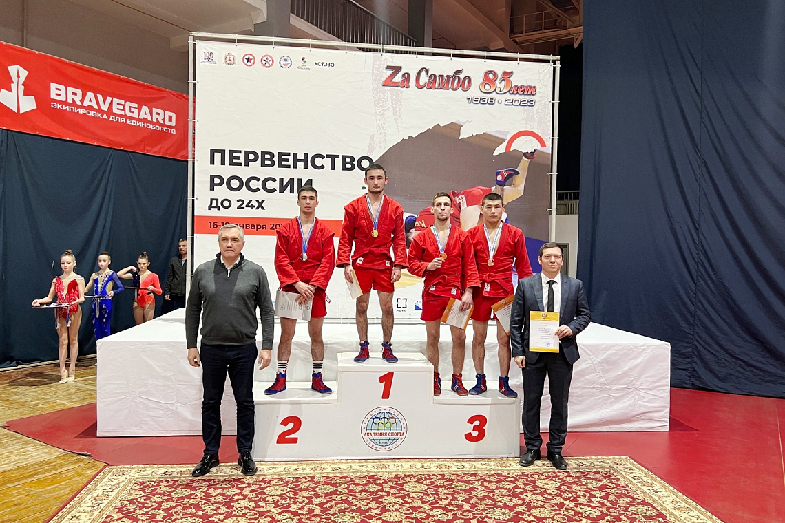 ПОЗДРАВЛЯЕМ! Студент КГУФКСТ Рамазан Коблев – серебряный призер Первенства России по самбо U-24.