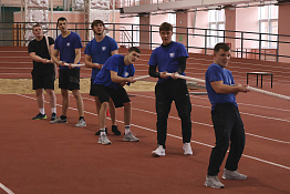 В университете прошли соревнования по перетягиванию каната, посвященные Году семьи.