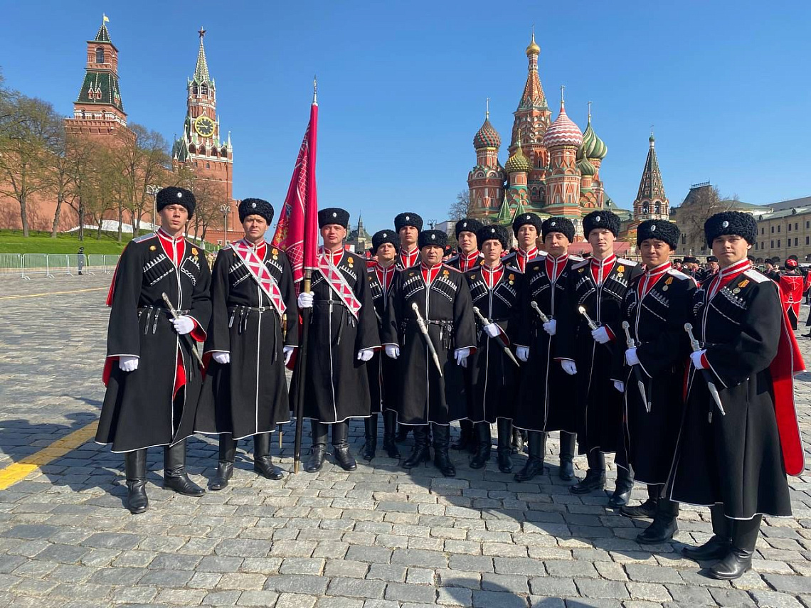 Студенты университета приняли участие в Параде Победы на Красной Площади в Москве.